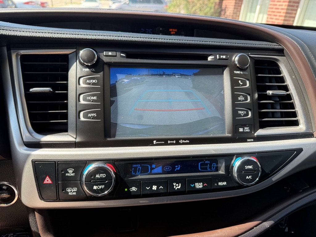 2017 Toyota Highlander XLE photo 11