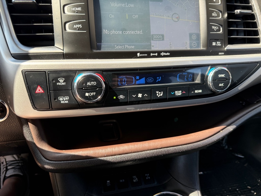 2017 Toyota Highlander XLE photo 12