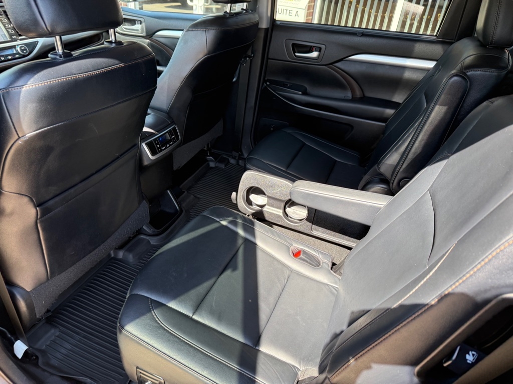 2017 Toyota Highlander XLE photo 18