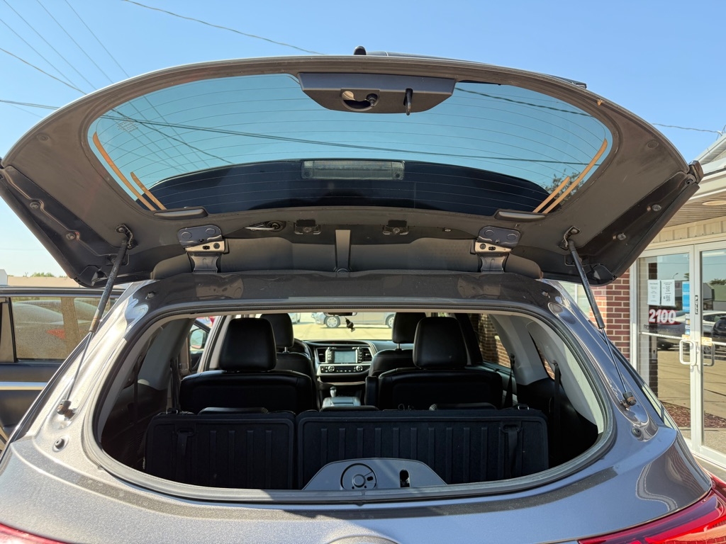 2017 Toyota Highlander XLE photo 22