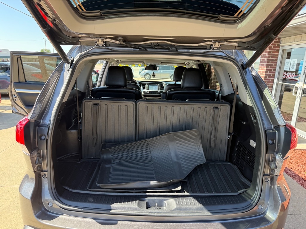 2017 Toyota Highlander XLE photo 23