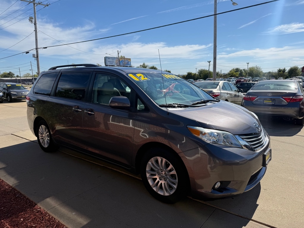 2012 Toyota Sienna XLE FWD 8-Passenger V6