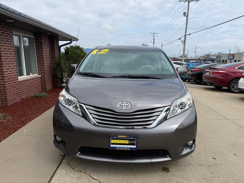 Toyota Sienna XLE FWD 8-Passenger V6 2012