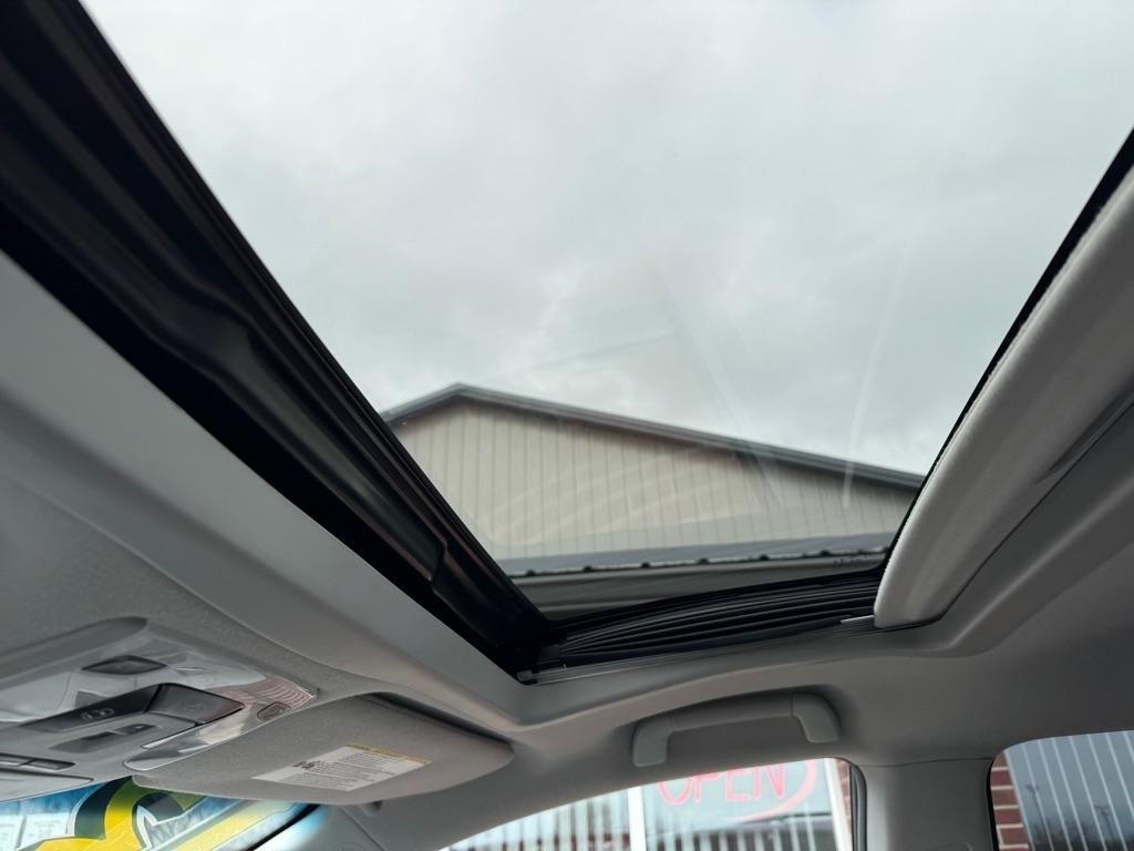 Toyota Sienna XLE FWD 8-Passenger V6 2012