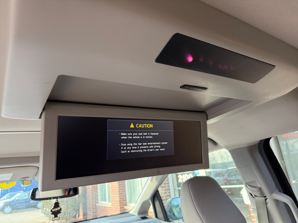 Toyota Sienna Limited AWD 7-Passenger V6 2016