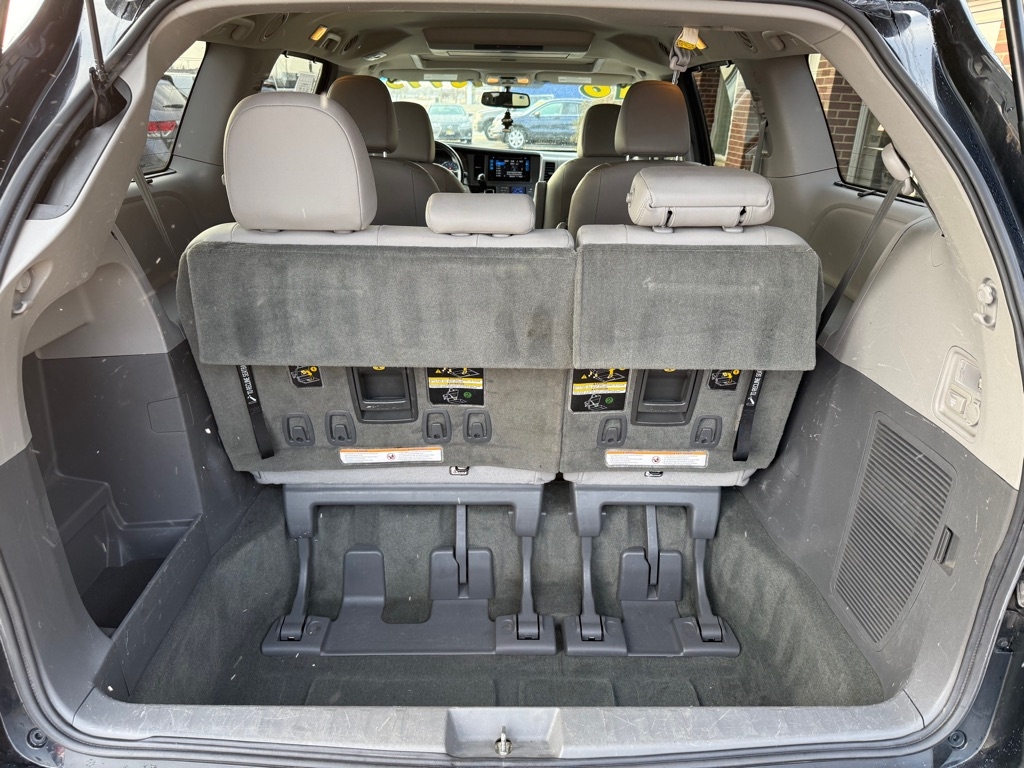 Toyota Sienna Limited AWD 7-Passenger V6 2016