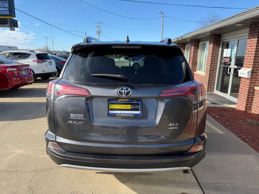 Toyota RAV4 XLE AWD 2017
