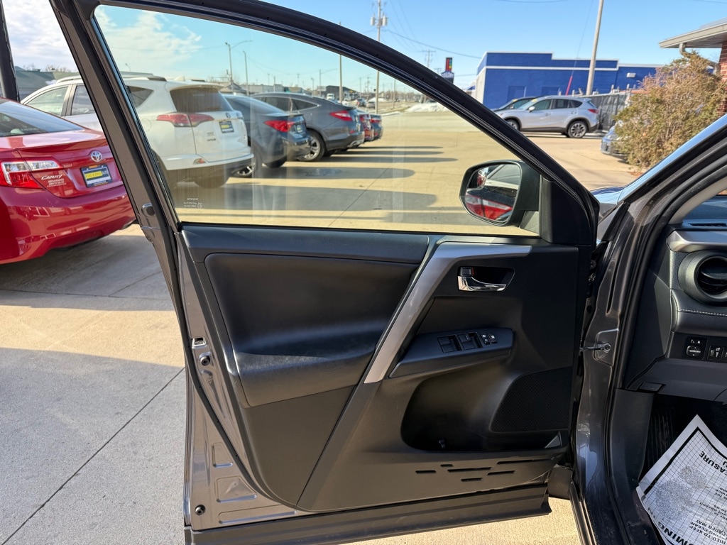 Toyota RAV4 XLE AWD 2017