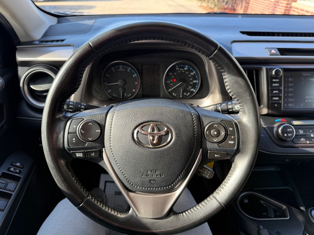 Toyota RAV4 XLE AWD 2017