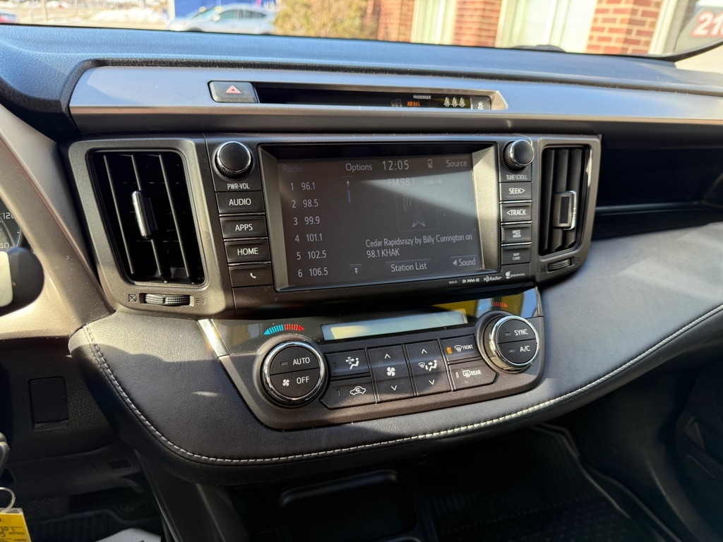 Toyota RAV4 XLE AWD 2017