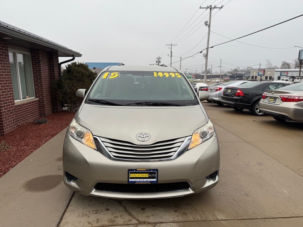 Toyota Sienna LE FWD 8-Passenger V6 2015
