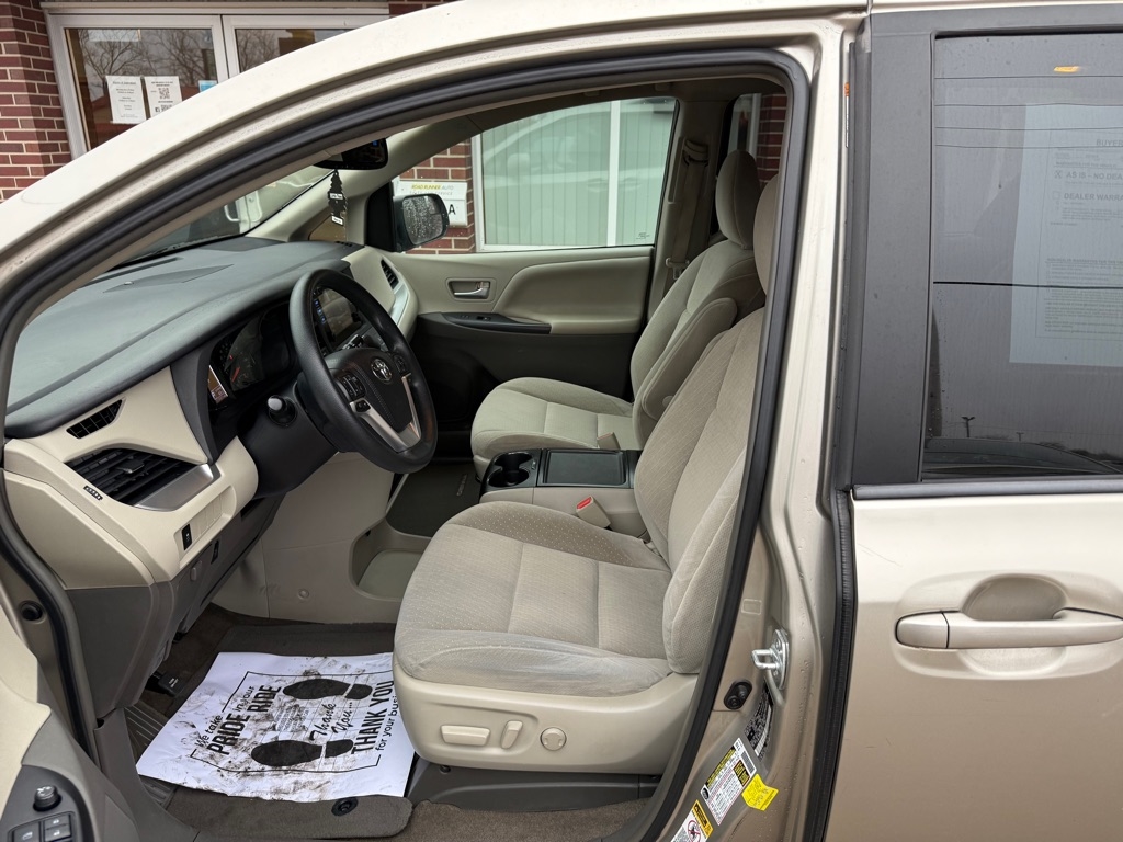 Toyota Sienna LE FWD 8-Passenger V6 2015