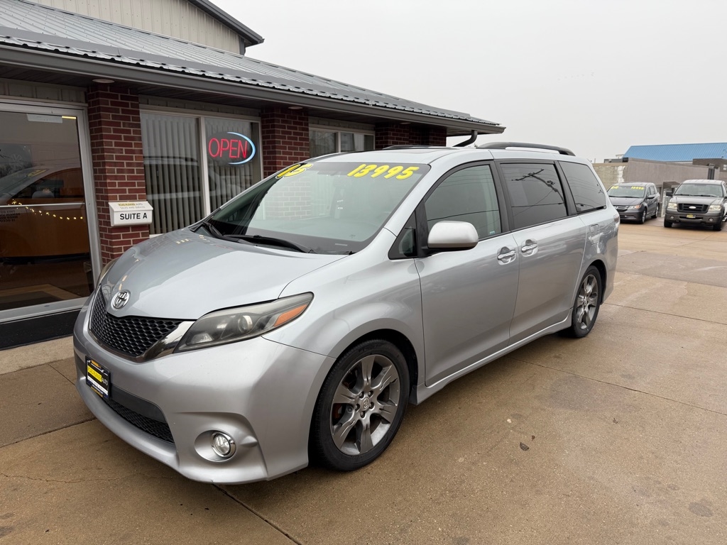 Toyota Sienna SE FWD 8-Passenger V6 2015