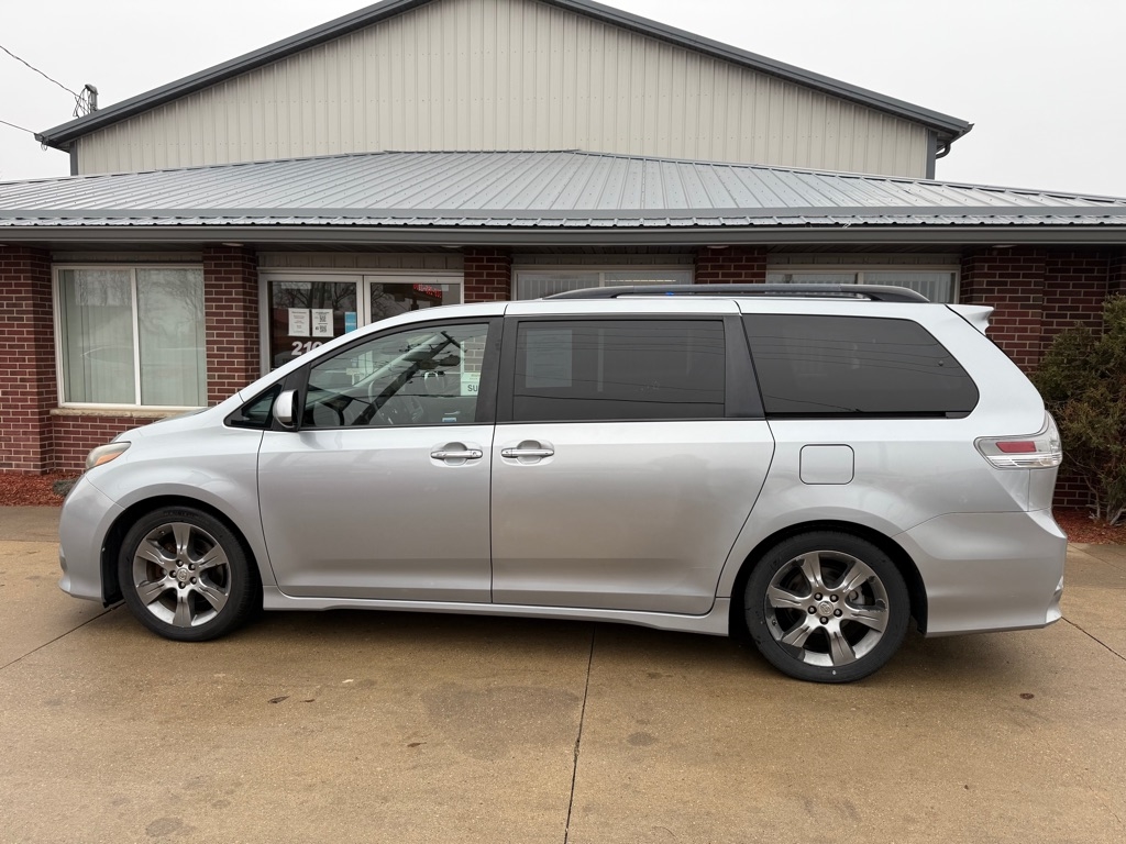 Toyota Sienna SE FWD 8-Passenger V6 2015