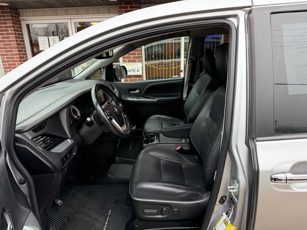 Toyota Sienna SE FWD 8-Passenger V6 2015