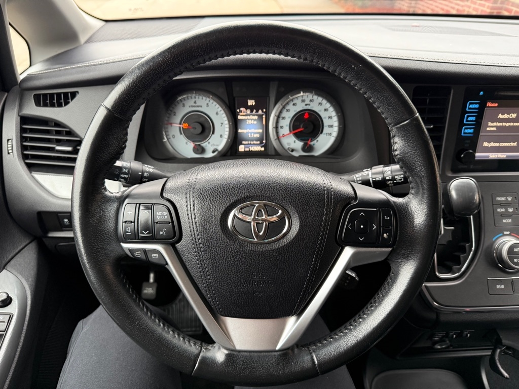 Toyota Sienna SE FWD 8-Passenger V6 2015