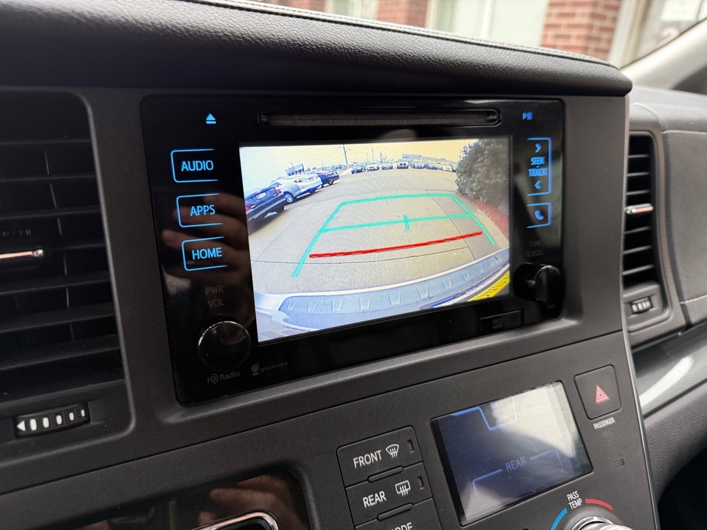 Toyota Sienna SE FWD 8-Passenger V6 2015