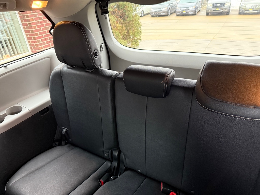 Toyota Sienna SE FWD 8-Passenger V6 2015