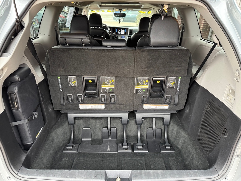 Toyota Sienna SE FWD 8-Passenger V6 2015
