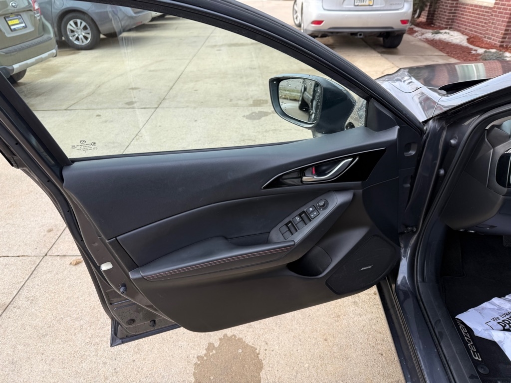 Mazda MAZDA3 s Grand Touring AT 5-Door 2015