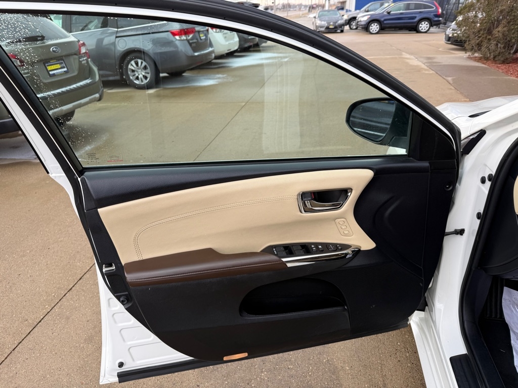 Toyota Avalon XLE 2013