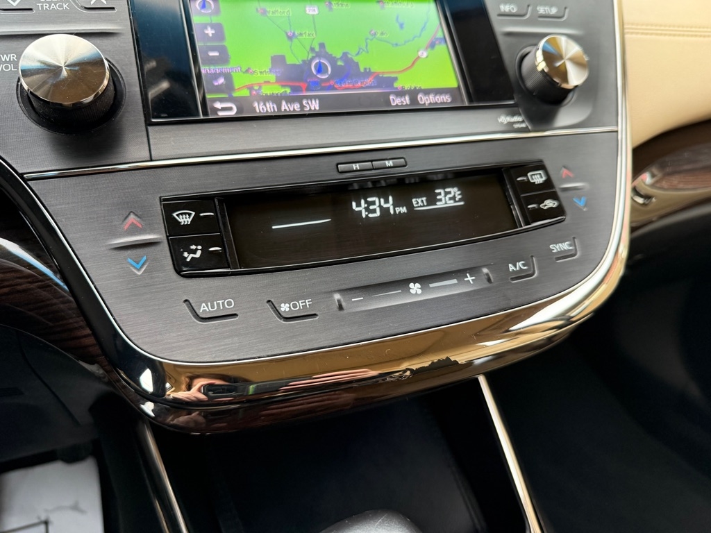 Toyota Avalon XLE 2013