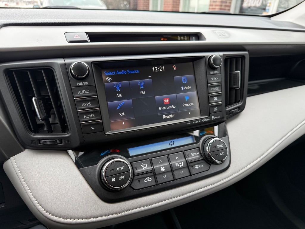 Toyota RAV4 XLE AWD 2017