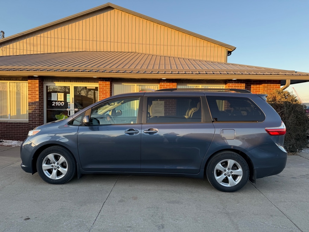 Toyota Sienna LE FWD 8-Passenger V6 2015