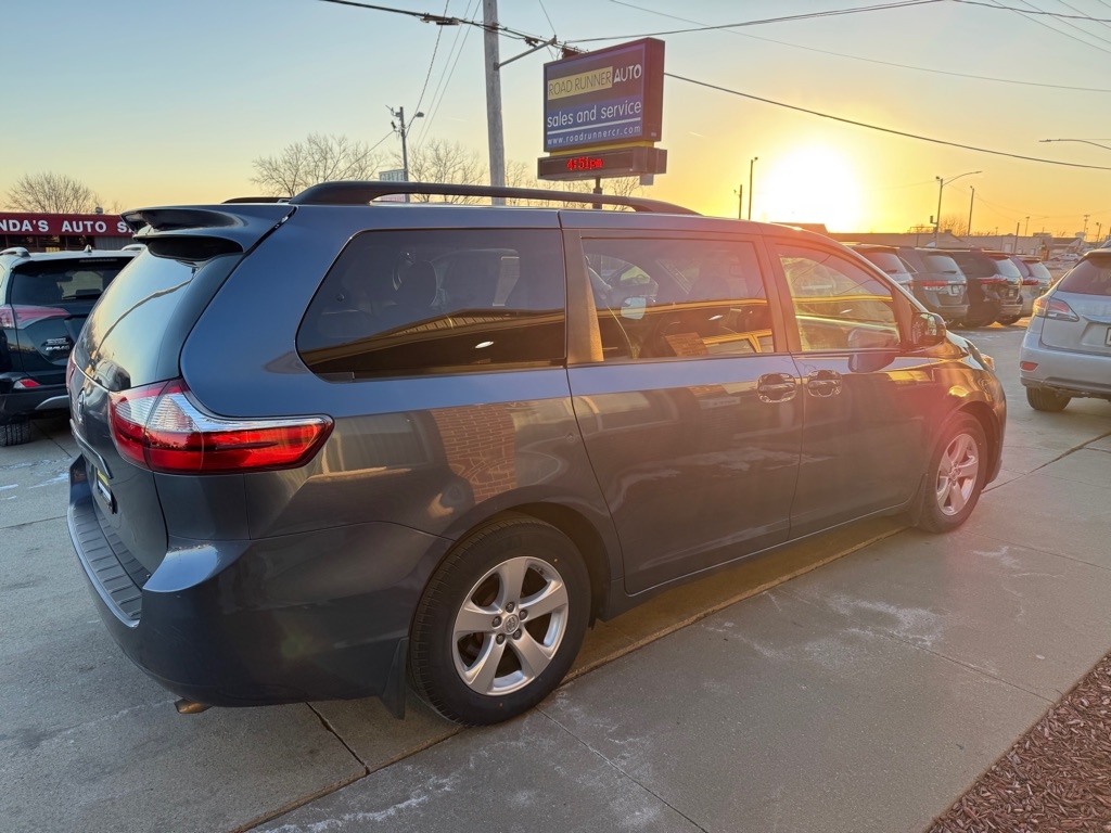 Toyota Sienna LE FWD 8-Passenger V6 2015