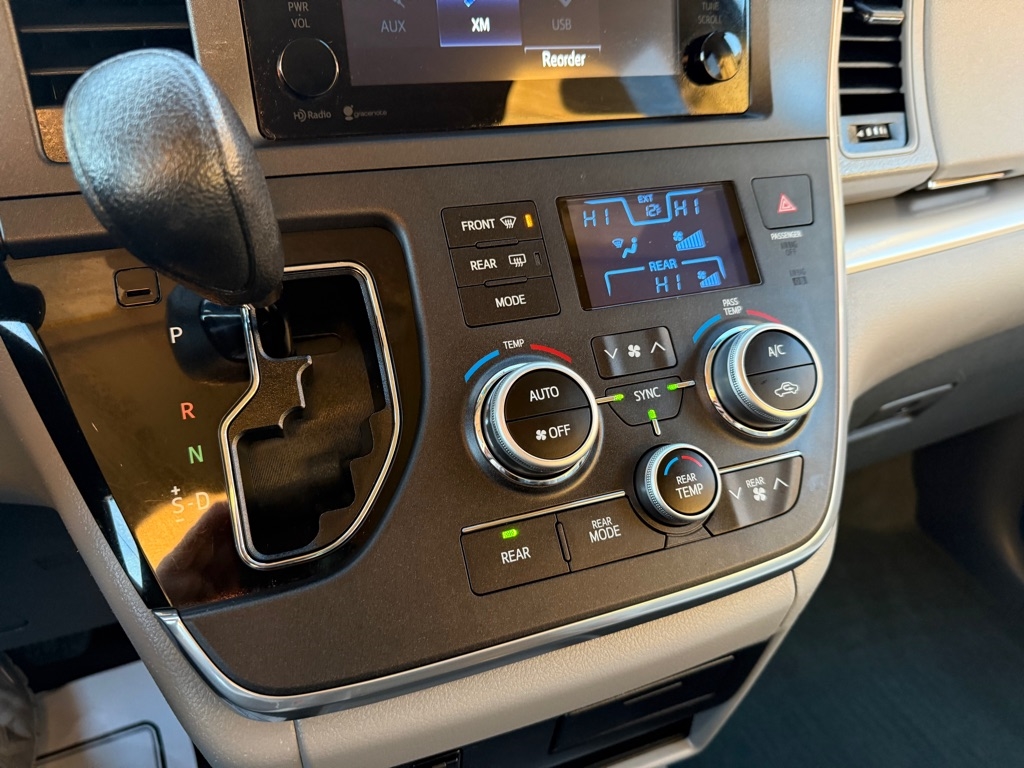 Toyota Sienna LE FWD 8-Passenger V6 2015