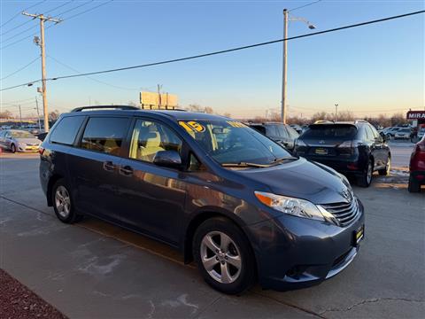 2015 Toyota Sienna LE FWD 8-Passenger V6