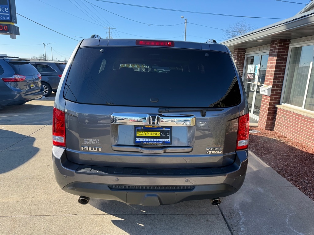 Honda Pilot Touring 4WD 5-Spd AT with DVD 2015