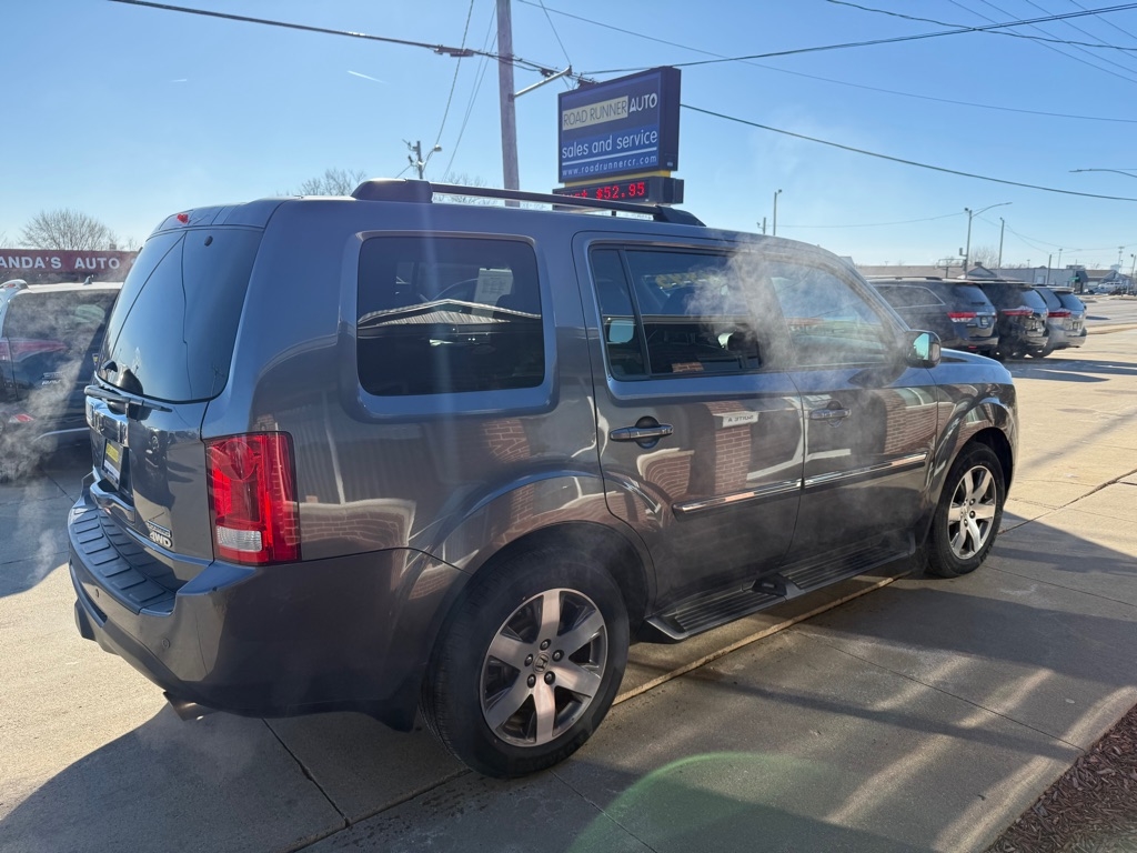 Honda Pilot Touring 4WD 5-Spd AT with DVD 2015