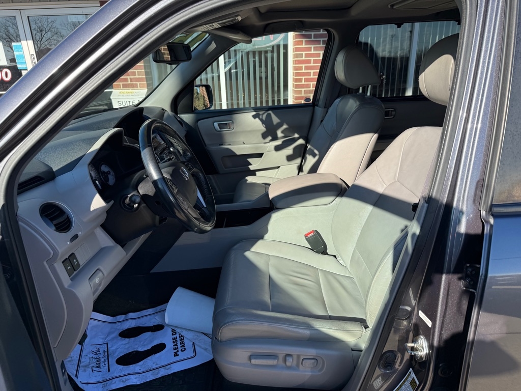 Honda Pilot Touring 4WD 5-Spd AT with DVD 2015