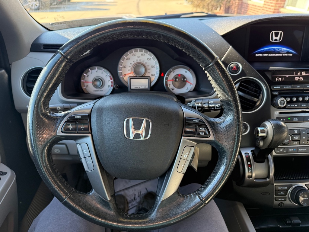 Honda Pilot Touring 4WD 5-Spd AT with DVD 2015