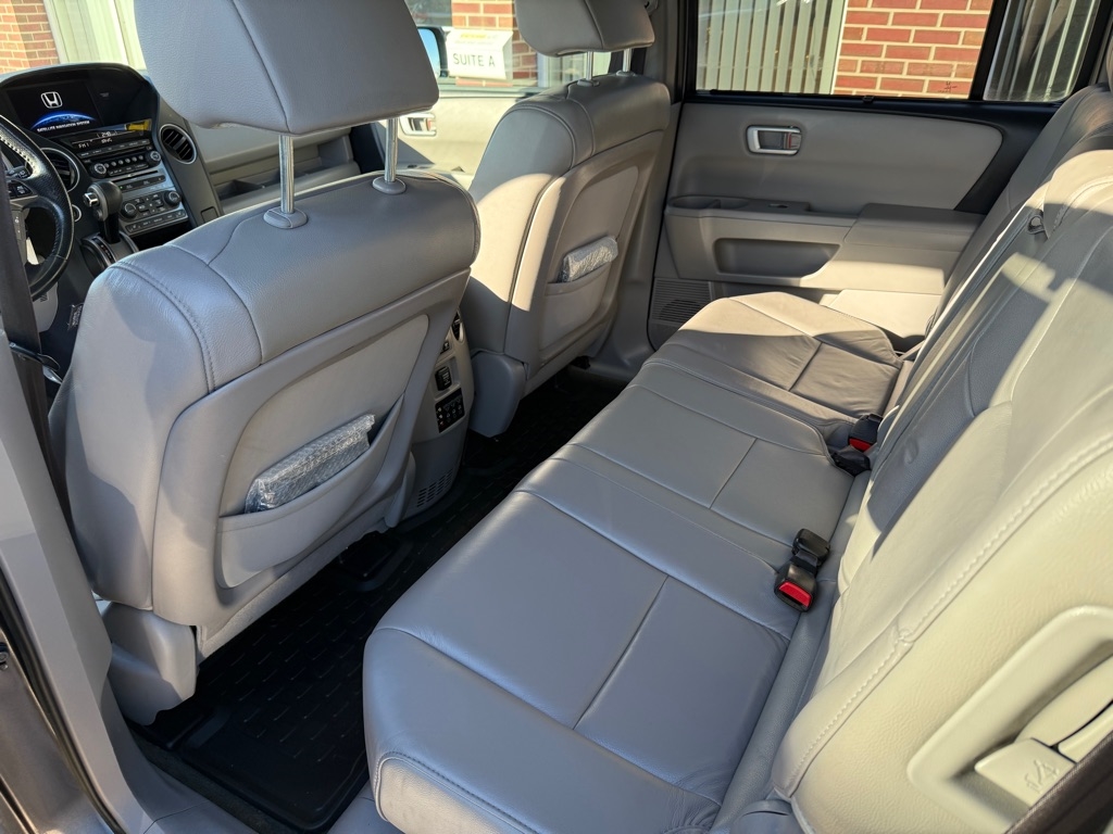 Honda Pilot Touring 4WD 5-Spd AT with DVD 2015