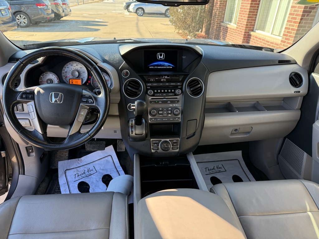 Honda Pilot Touring 4WD 5-Spd AT with DVD 2015