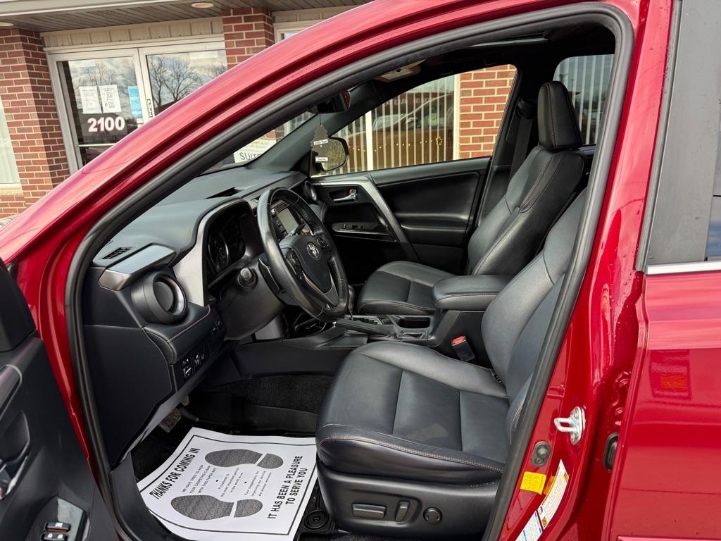 Toyota RAV4 SE 4WD 2018