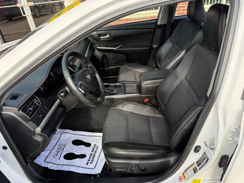 Toyota Camry SE 2015