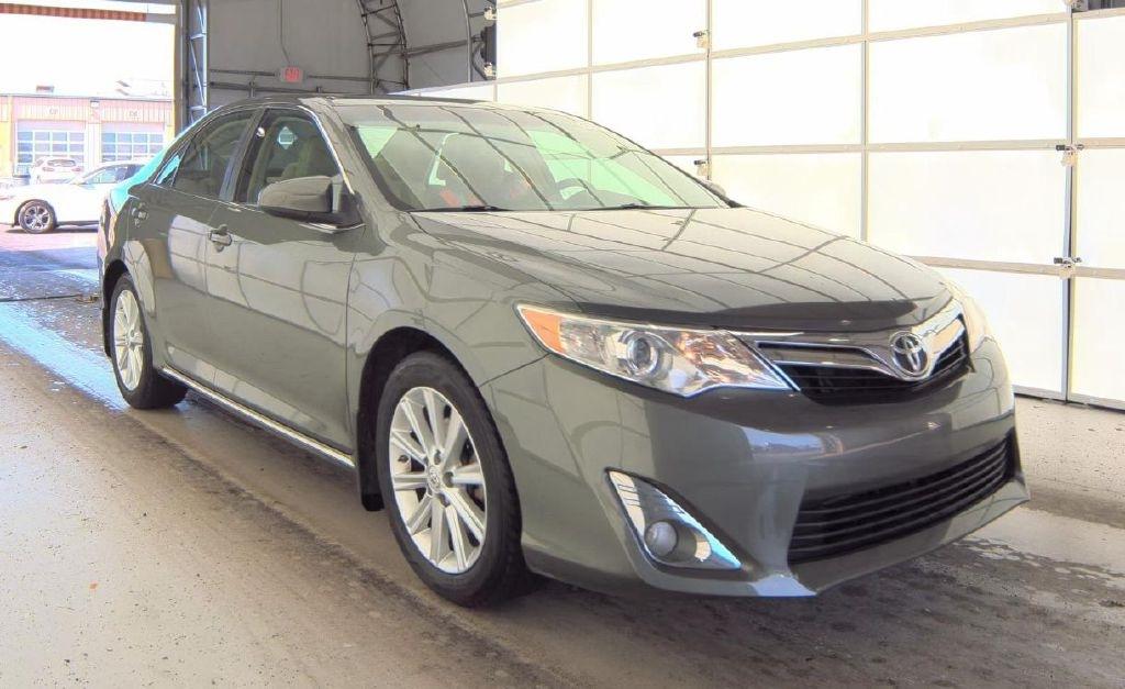 Toyota Camry XLE V6 2014