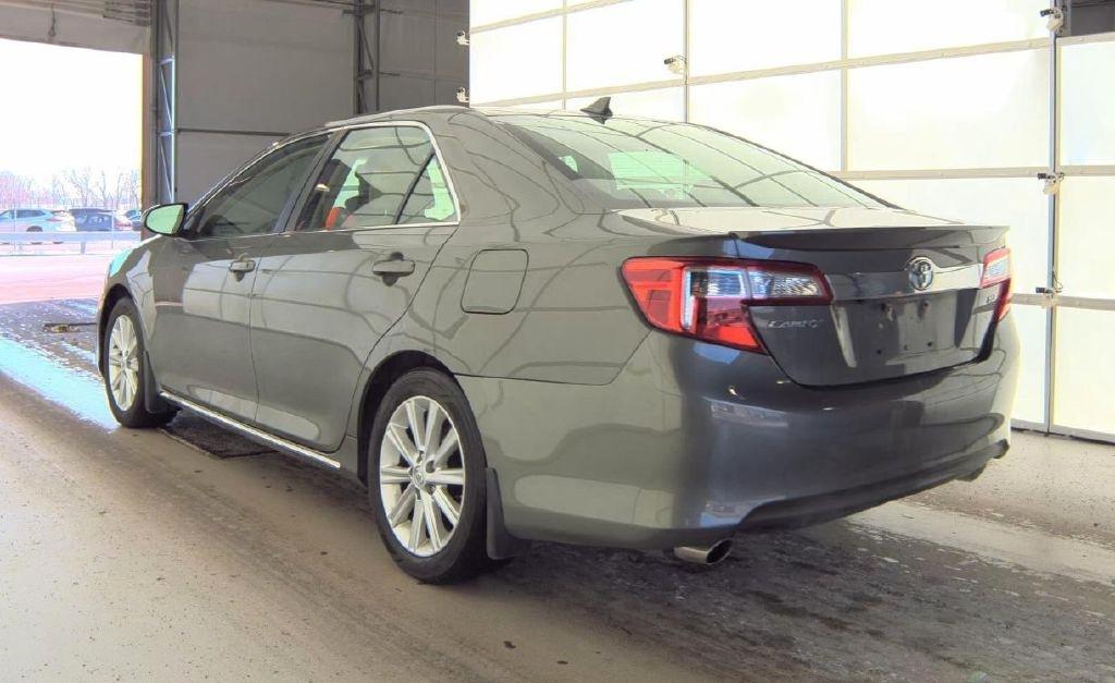 Toyota Camry XLE V6 2014