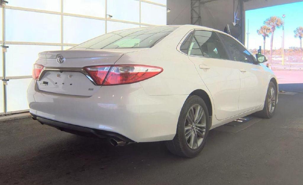 Toyota Camry SE 2017