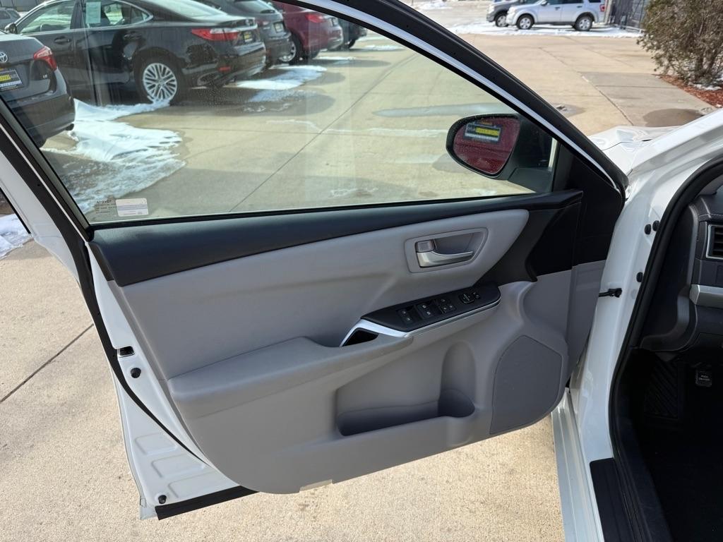 Toyota Camry SE 2017