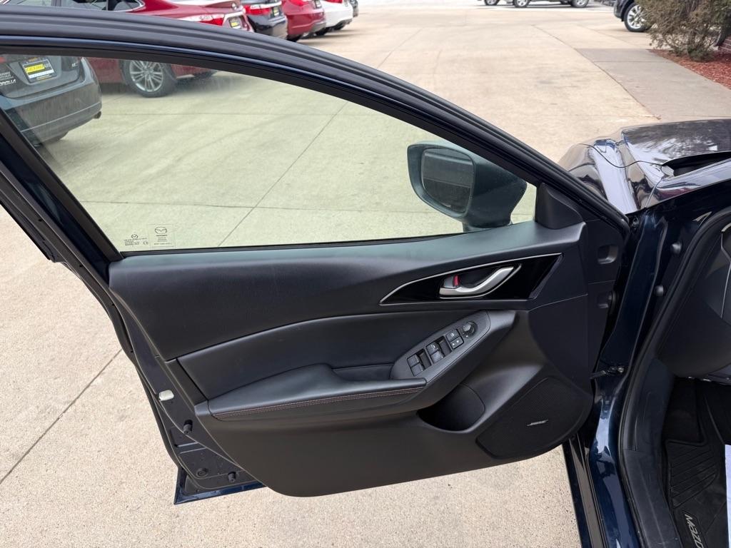 Mazda MAZDA3 i Grand Touring AT 5-Door 2015