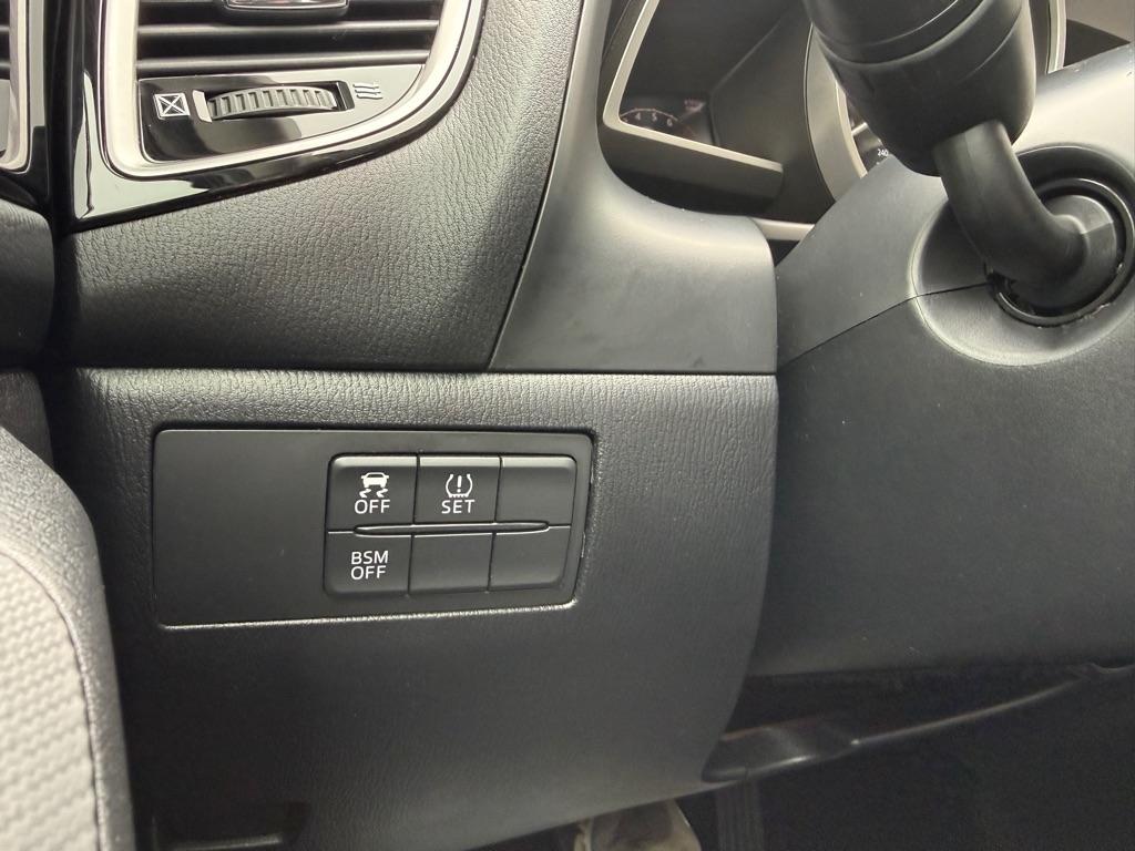 Mazda MAZDA3 i Grand Touring AT 5-Door 2015