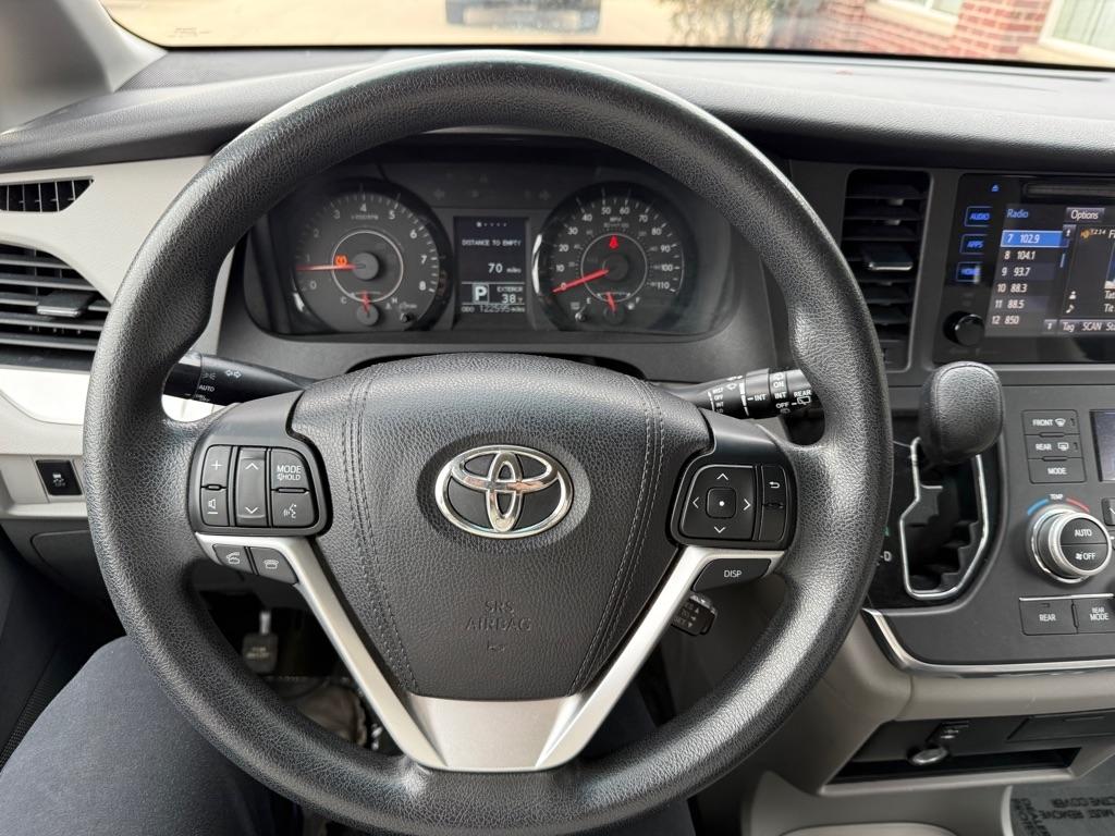 Toyota Sienna LE FWD 8-Passenger V6 2015