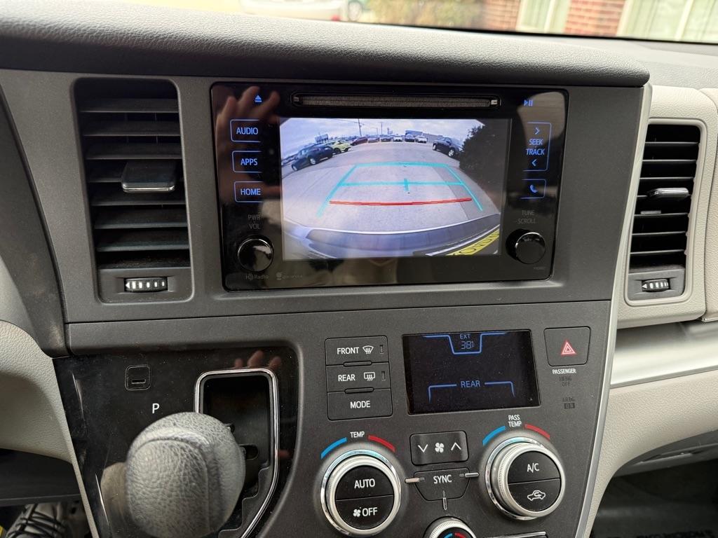 Toyota Sienna LE FWD 8-Passenger V6 2015