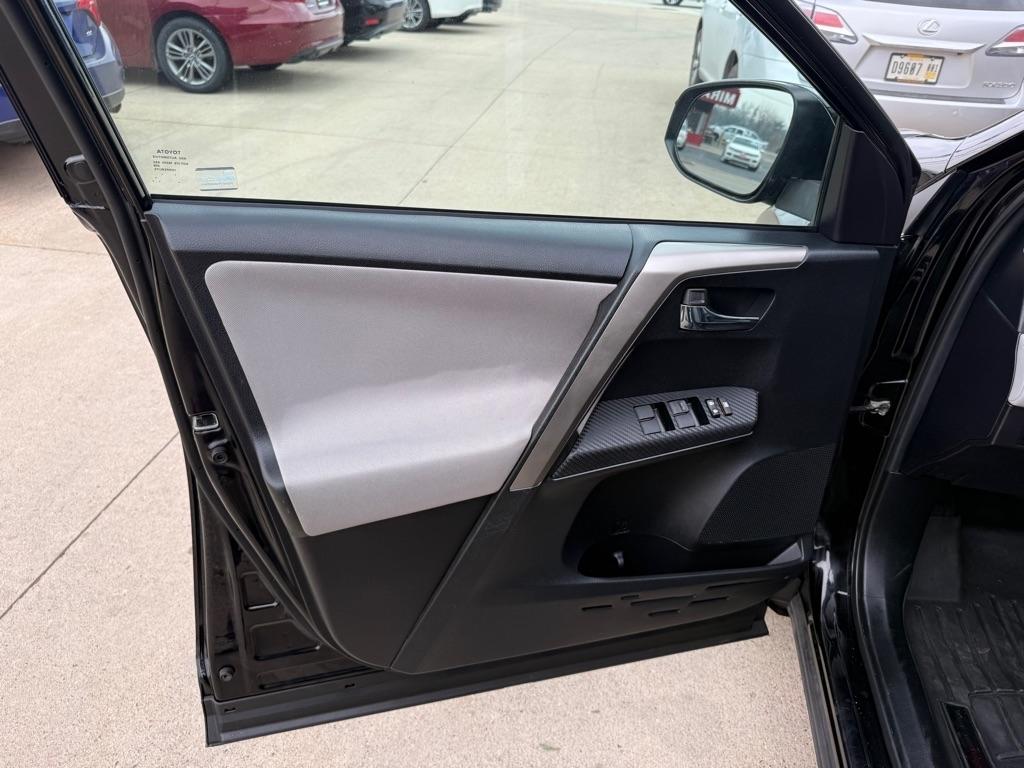 Toyota RAV4 XLE AWD 2015