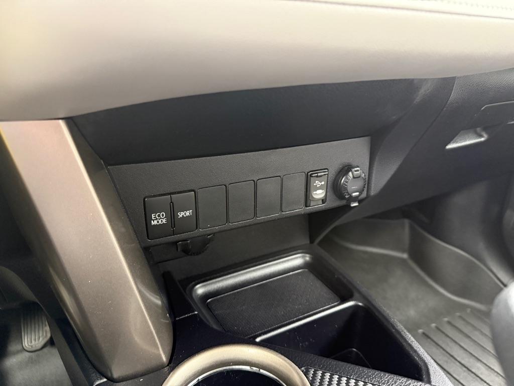 Toyota RAV4 XLE AWD 2015