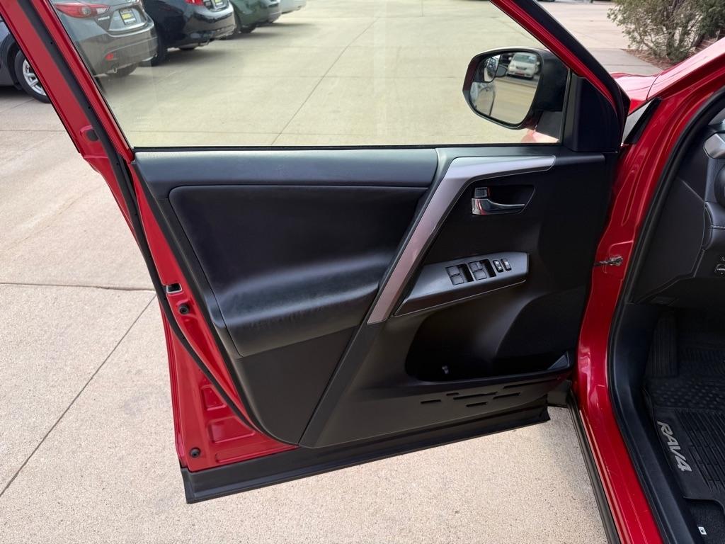 Toyota RAV4 XLE AWD 2017